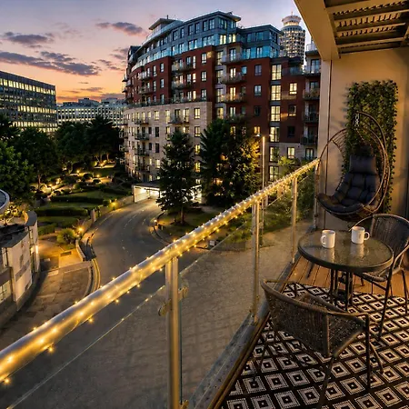 Apartment Stylish Riverside Balcony Retreat - Leeds (West Yorkshire)
