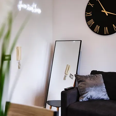 Daire Stylish Riverside Balcony Retreat - Leeds (West Yorkshire)