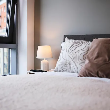 Daire Stylish Riverside Balcony Retreat - Leeds (West Yorkshire)